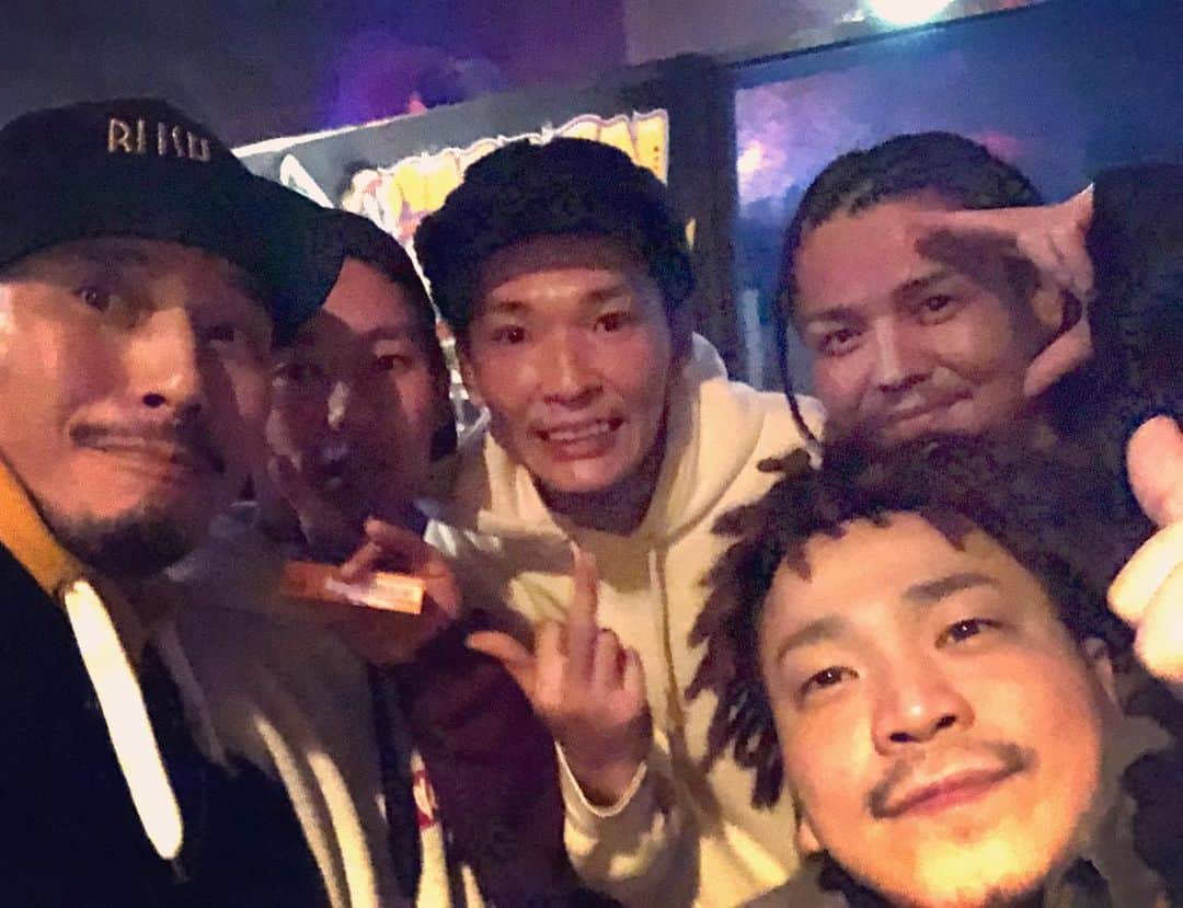 RYO the SKYWALKERのインスタグラム：「年末 part 2 w/ ZONA fr. FLASH LIGHT, KOHEY fr. LIFESTYLE, THUNDER, BIG BEAR あんとき居たみんなありがとー！」