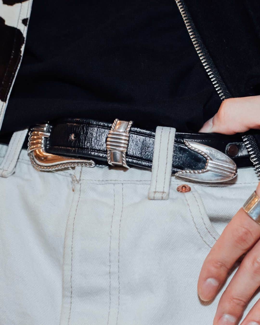 Fashionsnap.comさんのインスタグラム写真 - (Fashionsnap.comInstagram)「【#スナップ_fs】 Name 高崎 凌  Jacket #TTT_MSW Shirt #used Pants #LEVIS Bag #PRADA Shoes #MaisonMargiela Ring #used  #fashionsnap #fashionsnap_men」1月20日 18時54分 - fashionsnapcom