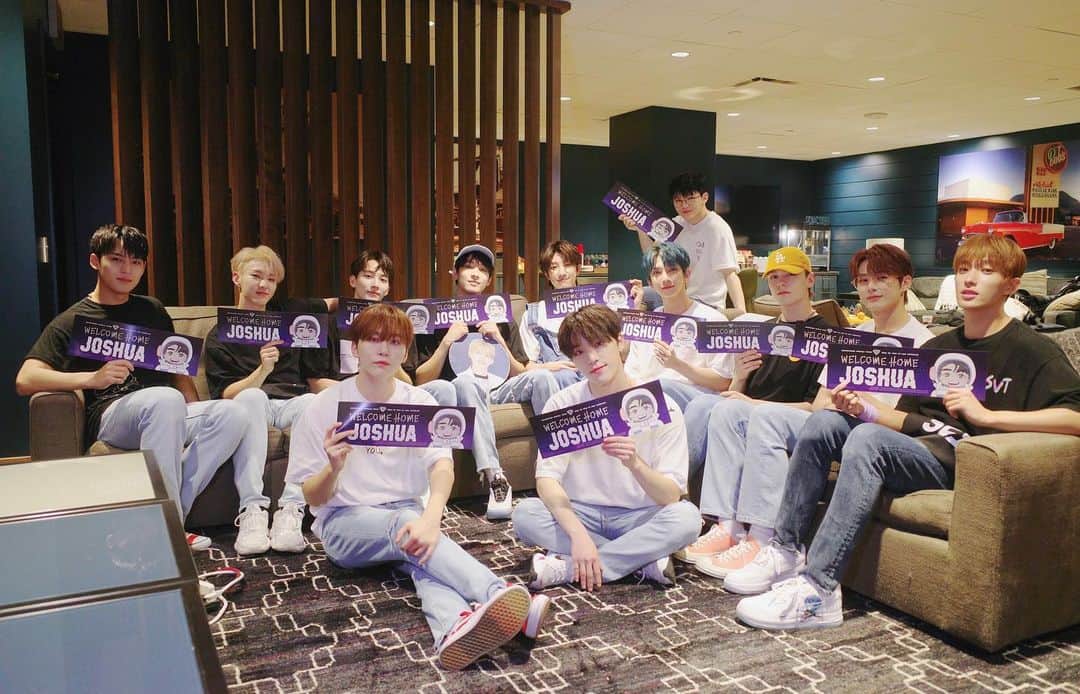 SEVENTEENさんのインスタグラム写真 - (SEVENTEENInstagram)「[17'S] SEVENTEEN WORLD TOUR [ODE TO YOU] IN LA  The LA concert was more special thanks to our CARATs from all over the world!  전 세계 캐럿들과 함께해서 더 특별했던 LA콘서트!  ㅤㅤ ㅤㅤ ㅤ #ODETOYOUwithSVT  #NowSVT」1月20日 19時01分 - saythename_17