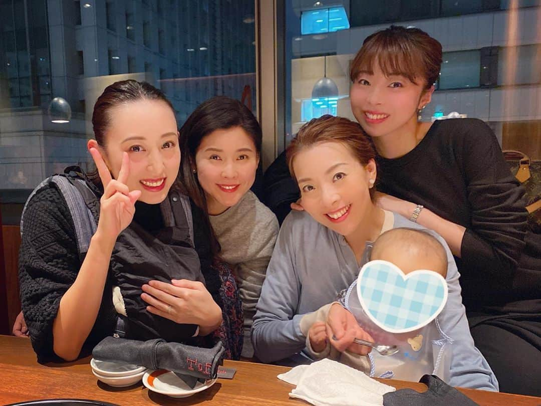 中西麻里衣さんのインスタグラム写真 - (中西麻里衣Instagram)「楽しすぎた日曜日の夜🌉✨ 2年数ヶ月ぶりの4人集合😭👏 娘が爆泣いて…立ってたりしながらも沢山話して・笑って・食べて❗️楽しすぎました♡ 年内にまた4人で会える予感🥰 #星#久しぶり#再会#集合#みんなの予定合っちゃう奇跡#同期最高#焼肉#ディナー#元気でた#らぶ#トーク#名残惜しい解散#87期#出逢ってくれてありがとう#またね #音花ゆり #夢乃聖夏  #南帆サリ #純花まりい」1月20日 19時07分 - 87marii