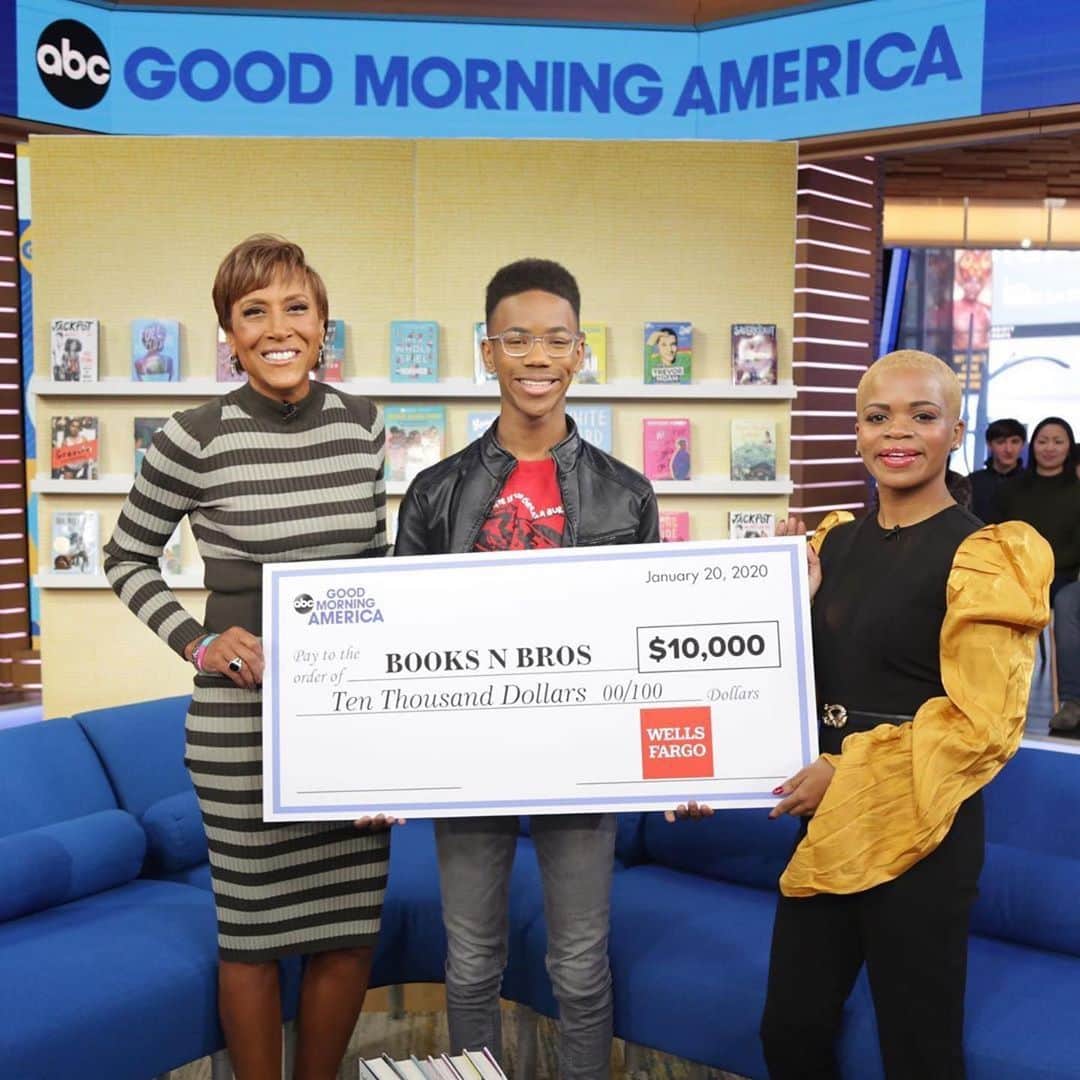 Marvel Entertainmentさんのインスタグラム写真 - (Marvel EntertainmentInstagram)「13-year-old Sidney from “Marvel’s #HeroProject” started a book club to spread his love for reading. Check out the link in bio at @goodmorningamerica for his inspiring story! #DisneyPlus」1月21日 0時33分 - marvel