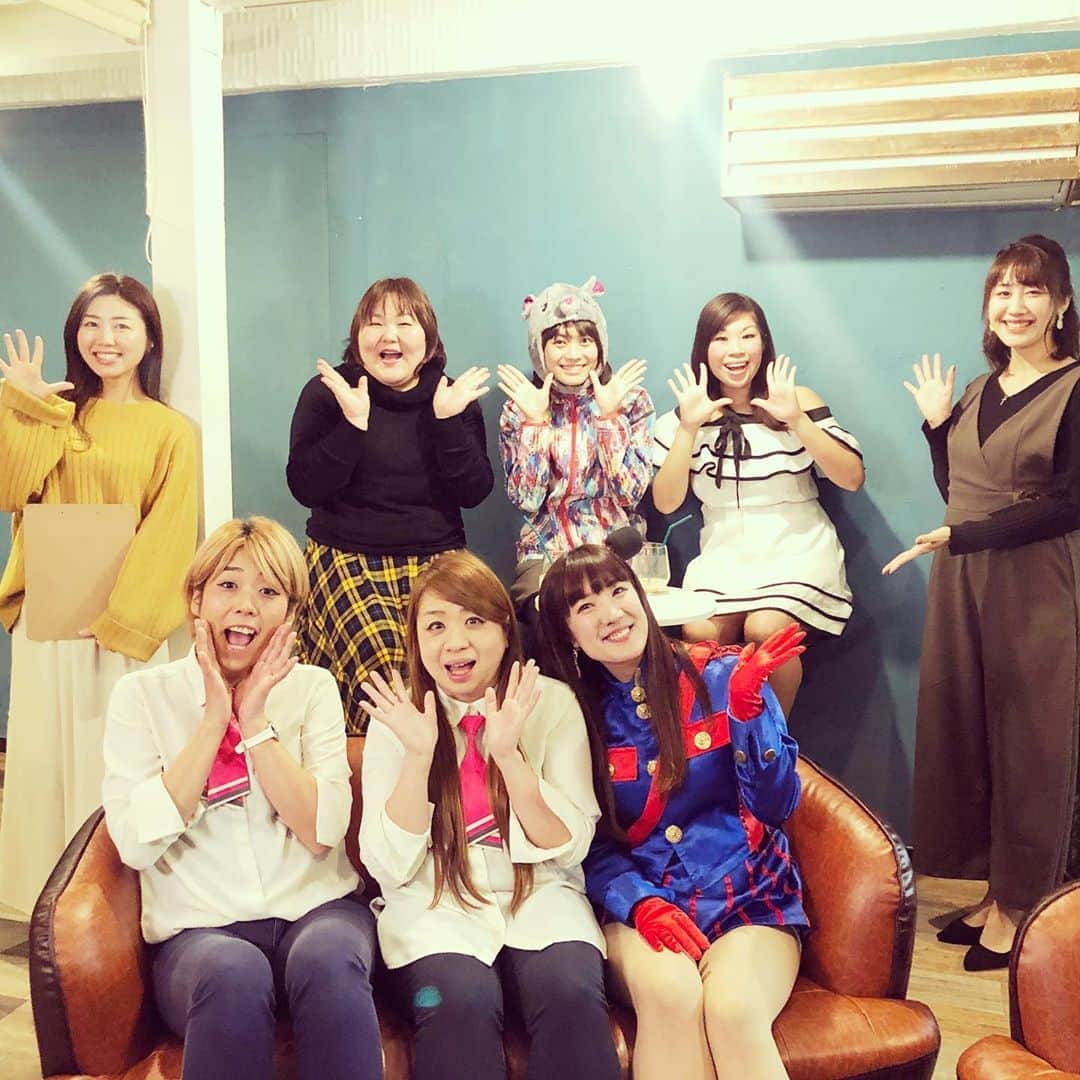 のインスタグラム：「今日は癒し系のみんなに会う日でした😊 みんなありがとう💕✨ #女芸人 #女子会 #トーク #カフェ #cafe  #mkcafe  #鯖 #バーガー  #ハンバーガー #burger #鶏カツ #鶏 #チキン #カツ #ナナちゃん #ちょーちんあんこー #えぐっちゃん #桜花 ちゃん #川上えり さん #管理栄養士 #ダイエット #diet」