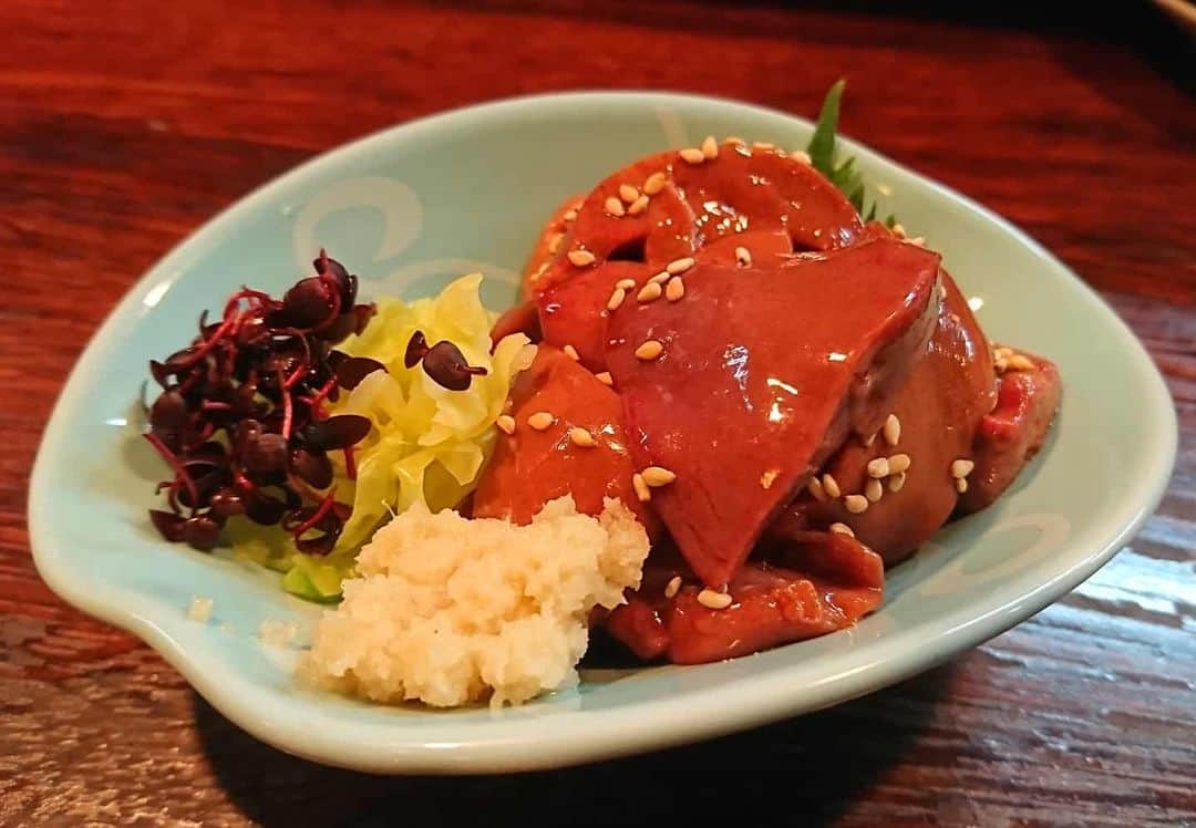 松本康太さんのインスタグラム写真 - (松本康太Instagram)「『赤ぎも造り』ここの肝が美味しいのです♪京都で鶏の刺身を食べるならここ(*≧з≦) 朝4時00分までやっているのです♪鶏スープ(300円)も生姜たっぷりで絶品！  #祇園 #笑座 #肝 #きも #鶏肉 #刺身 #さしみ #京都 #鶏料理 #レギュラー松本 #あるある探検隊 #京都グルメ #赤ぎも造り」1月21日 0時37分 - aruarutankentai.matsumoto