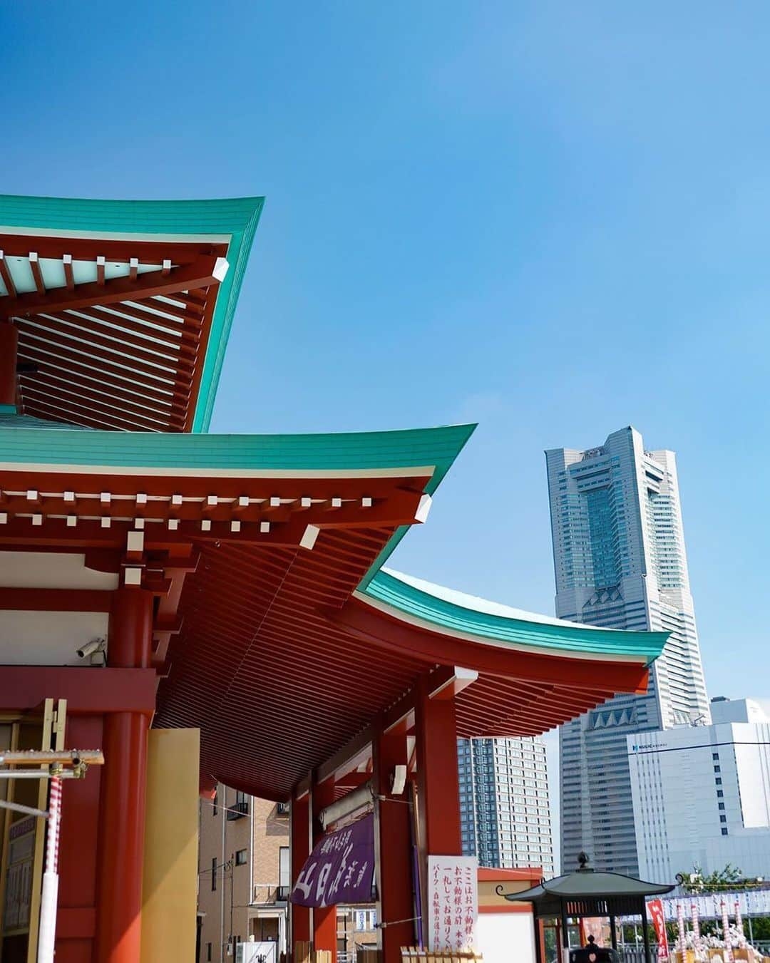 横浜市さんのインスタグラム写真 - (横浜市Instagram)「The contrast in Yokohama architecture. Photo: @horiemon1963 #myyokohama」1月20日 19時14分 - findyouryokohama_japan