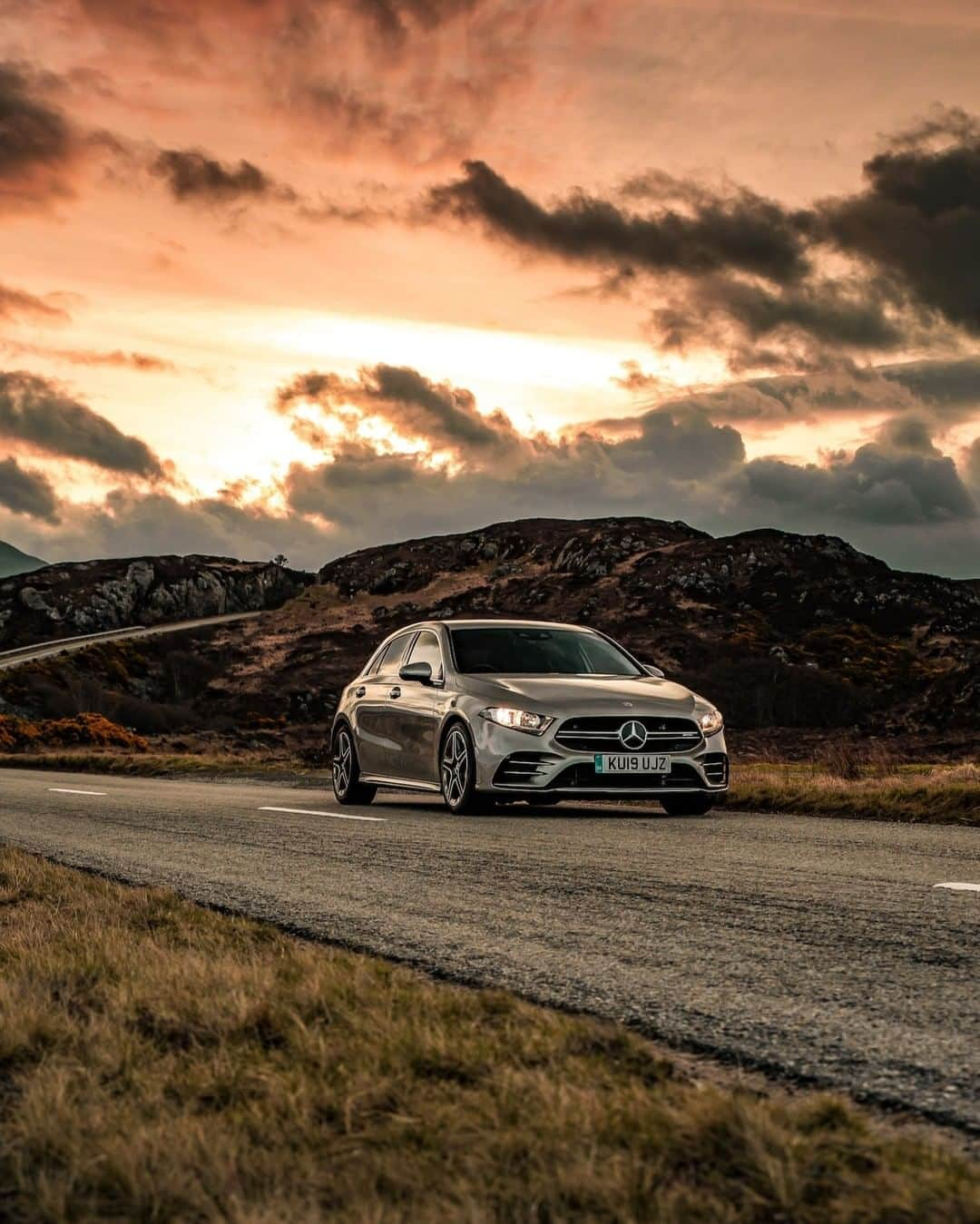 Mercedes AMGさんのインスタグラム写真 - (Mercedes AMGInstagram)「[Kraftstoffverbrauch kombiniert: 7,4–7,3 l/100 km | CO₂-Emissionen kombiniert: 169–167 g/km | amg4.me/efficiency-statement | Mercedes-AMG A 35 4MATIC Kompaktlimousine]  An ambiance like no other! 📸 @thombatemanphoto for #MBsocialcar  #MercedesAMG #A35 #DrivingPerformance #AClass」1月20日 19時36分 - mercedesamg