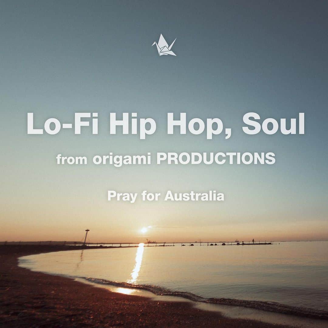 Ovallさんのインスタグラム写真 - (OvallInstagram)「【origami PRODUCTIONS 14年の歴史の中でリリースされてきた "Lo-Fi Hip Hop, Soul” の楽曲を集めたコンピレーションが完成！﻿ CDの利益は全てオーストラリア森林火災 復興の為に寄付させていただきます。】﻿ ﻿ EDM、トラップ以降のトレンドとして急激に世界中で注目を集めているLo-Fi Hip Hop。﻿ J DillaやNujabesを筆頭に、00年代に盛り上がりをみせたJazzy Hip Hopが、2018年にLo-Fi Hip Hopというワードで再定義され、﻿ 新世代の音楽リスナーが「フレッシュな音楽」として捉え、世界中でムーブメントとなった。﻿ ﻿ そんな中、Jazzy Hip Hopシーンが熱を帯びた2007年に産声をあげ、数々のLo-Fi Hip Hopをリリースしてきたorigamiアーティストの楽曲を1枚に集めたコンピレーションが満を持してリリース！﻿ ﻿ Shingo Suzuki、mababua、関口シンゴの楽曲はもちろん、Ovallの楽曲を含めた12曲を収録。﻿ ﻿ このプロジェクトは先日オーストラリアで起こった森林火災を受けて「音楽で出来る事はないか？」レーベル内で模索した結果、急遽発足したもの。﻿ CD（配信、サブスクリプションは利益の一部を一定期間分）の利益は寄付する事になっており、音楽で貢献できる１つのアクションになっている。（CDは限定生産なのでぜひお早めに。）﻿ 余分なものを取り払ったビート、癒しとあたたかさを感じさせるギターやピアノ、ノスタルジックで情緒的なLo-Fi サウンドはその心情に最も近く、復興に向けて祈りを込めた選曲となっている。﻿ ﻿ レーベルの ”今まで” と "これから" を感じさせる珠玉の12曲。﻿ 初めて聴く方はもちろん、当時リアルタイムで聴いてくださっていた方も、新しい耳でぜひお楽しみください！﻿ ﻿ 【商品概要】﻿ ■ アーティスト : origami PRODUCTIONS (Ovall、Kan Sano、Michael Kaneko、Shingo Suzuki、関口シンゴ、mabanua、Nenashi)﻿ ■ タイトル : Lo-Fi Hip Hop, Soul from origami PRODUCTIONS -Pray for Australia- ﻿ ■ 発売日：2020年3月25日 (水)﻿ ■ 収録曲 :﻿ 01. 関口シンゴ - North Wing﻿ 02. Shingo Suzuki - Night Lights 2020﻿ 03. Kan Sano - On My Way Home﻿ 04. mabanua - in your﻿ 05. Ovall - Moon Beams﻿ 06. laidbook - After the rain﻿ 07. Nenashi - Lost in Translation﻿ 08. Michael Kaneko - Alive﻿ 09. mabanua - done already﻿ 10. Kan Sano - Sit At The Piano﻿ 11. Shingo Suzuki - Inside Your Love﻿ 12. laidbook - Resurrection ﻿ ﻿ ﻿ 【LIVE】﻿ <<< origami SAI 2020 >>>﻿ origami PRODUCTIONS アーティストが一堂に会するレーベルイベント『origami SAI』。﻿ ソールドアウトした第一回目を大成功に収め、早くもスケールアップした第二弾の開催が決定！﻿ Ovallのツアーも兼ねた、史上最大級のステージとなります！﻿ ﻿ 4/5(日) 大阪 味園ユニバース ＜origami SAI ＋ Ovall Tour 2020＞﻿ 出演：Ovall / Kan Sano / mabanua / Michael Kaneko / Nenashi﻿ ﻿ 5/31 (日) 東京 TSUTAYA O-EAST ＜origami SAI ＋ Ovall Tour 2020＞﻿ 出演 : Ovall / Kan Sano / mabanua / Michael Kaneko / Nenashi / 関口シンゴ  and more﻿ ﻿ <<< Ovall Tour 2020 >>>﻿ 3/15(日) 群馬 Block　※ SOLD OUT﻿ 4/5(日) 大阪 味園UNIVERSE ＜origami SAI＞﻿ 4/25(土) 福岡 The Voodoo Lounge﻿ 4/26(日) 愛知 CLUB UPSET﻿ 5/31(日) 東京 O-EAST ＜origami SAI＞」1月20日 19時53分 - ovall_japan