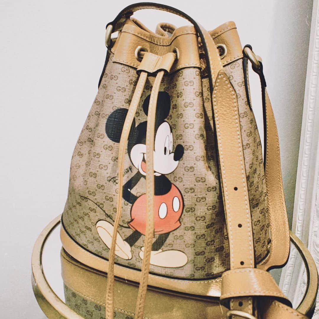 堀田茜さんのインスタグラム写真 - (堀田茜Instagram)「🐭🍓 Disney & Gucci limited edition thank you @gucci ❤️」1月20日 20時11分 - akanehotta