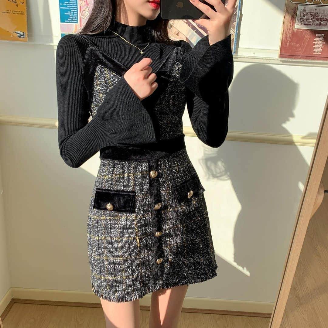 Chuuのインスタグラム：「탑&뷔스티에&스커트✨✨ 세트라서 더 이뻐용💕💕 #chuuseoul」