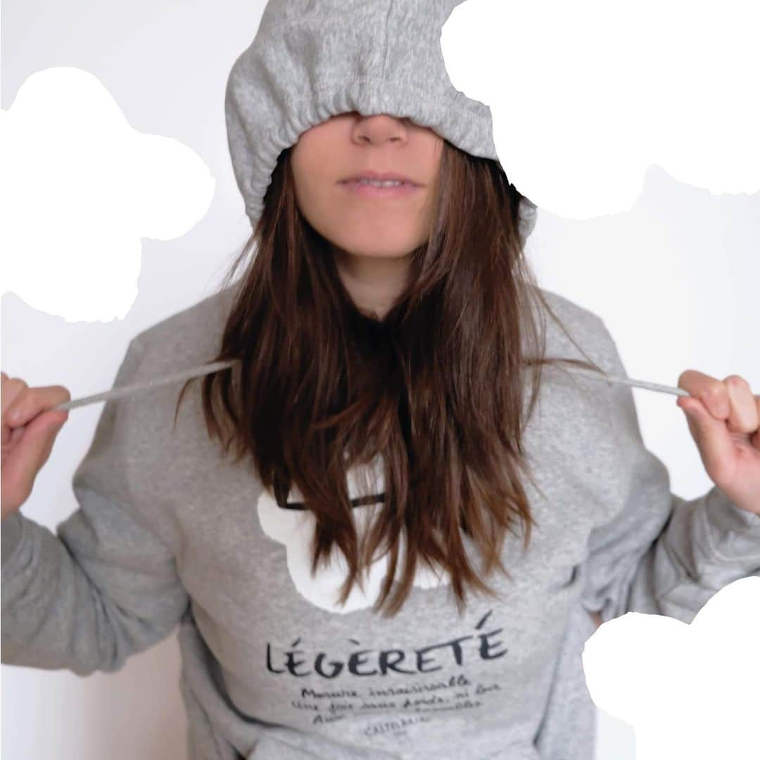 カステルバジャックのインスタグラム：「Envie de vous éclipser aujourd'hui ?  Nous aussi, avec nos Hoodie CASTELBAJAC Paris.  Pourquoi ? Parce que c'est comme ça qu'on voit notre Bleu Monday et qu'il y'a toujours matière à sourire 🙂  Want to sneak out today? We too, with our Hoodie CASTELBAJAC Paris.  Why ? Because that's how we see our Blue Monday and there's always something to smile about 🙂  #spreadthehappyculture #castelbajacparis  #bluemonday #castelbajac #paris #arty #poetic #creative #original #fashion #humor」