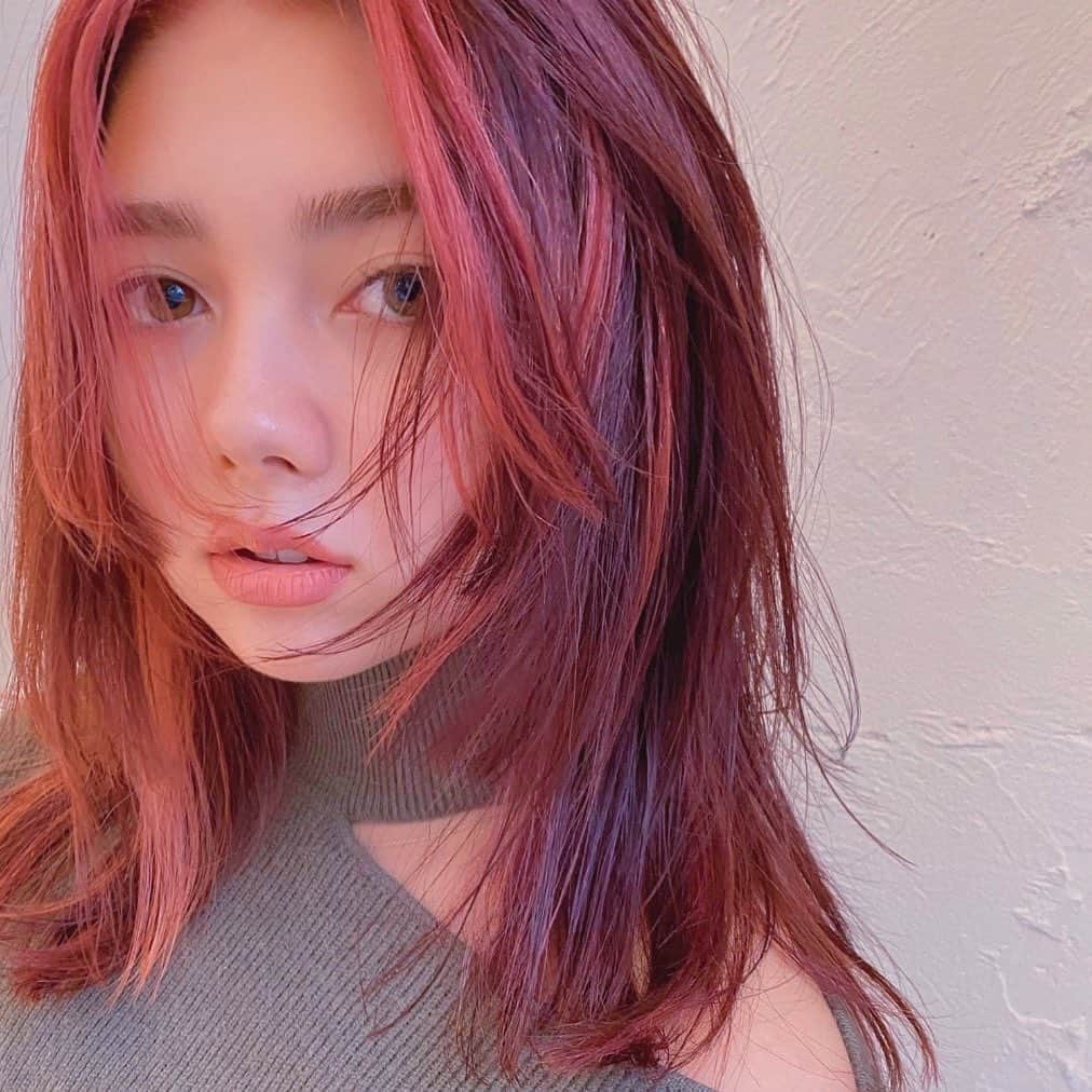 NASUさんのインスタグラム写真 - (NASUInstagram)「Spring Colorful  Highlight Color by nasup🌷🐝 ポイントを決めていれたハイライト！ カラーで遊ぶハイライト！ . 顔まわりはブツッと切ってポイントに。 バランスは任せてください😽 @melodychubak ありがと❤︎ #3dスペシャルハイライトbynasu  #ハイライ#highlight #colorful  #Spring #pointcolor #pink」1月20日 20時38分 - nasup