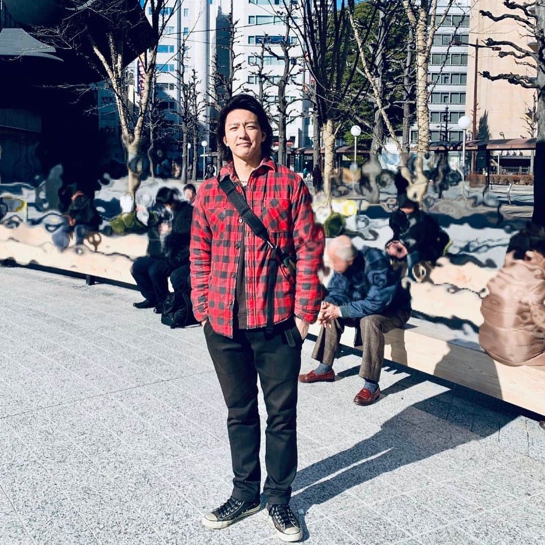 金子昇さんのインスタグラム写真 - (金子昇Instagram)「とあるロケ^_^穴あきコンバースで頑張る💪  #ロケ #コンバース #ハリウッドランチマーケット  #金子昇」1月20日 20時44分 - noboru_kaneko_official