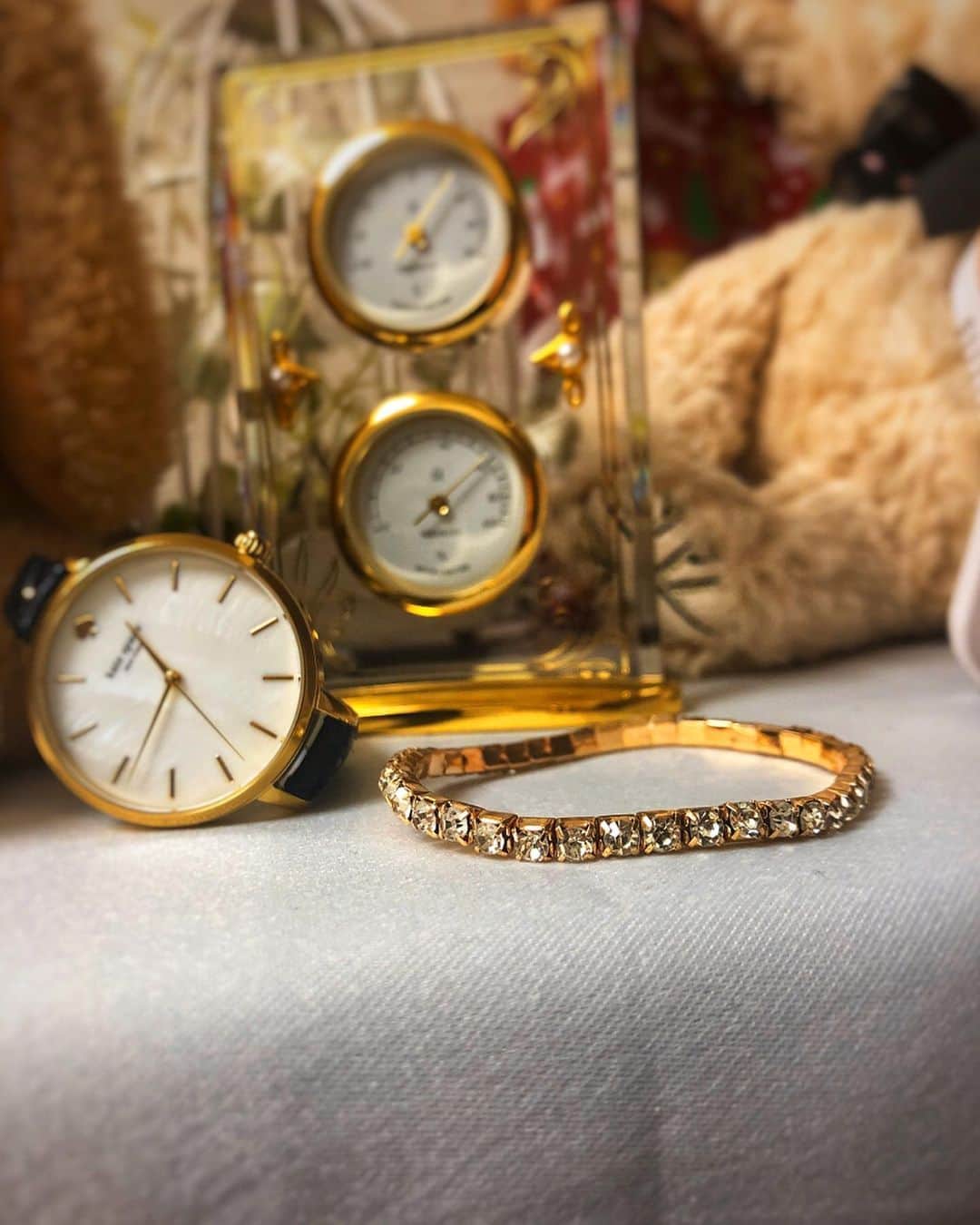 関口未来さんのインスタグラム写真 - (関口未来Instagram)「new jewelry💎 @froura723 のFrourá - Diana Bracelet✨ ゴールドのアクセサリーや、ゴールド文字盤の時計と重ね付け💖 . 私みたいなおちびの華奢手首でも大丈夫なサイズで嬉しい😆 ジルコニアダイヤで、シンプルだからこそ輝きが強調されて、品のある存在感🥺 . 伸びるタイプなのでユニセックスとしても使えるし、夏になったらアンクレットとしても活用すると決めています😍 . シルバーもあったので、手持ちのアクセサリーがシルバーが多い方はシルバーも良いですね♡ . #Froura #フローラ #ジルコニア #ジルコニアダイヤ #newin #jewelry  #ジュエリー #ゴールドアクセ #マタニティコーデ #プレママコーデ #プレママ  #プレママさんと繋がりたい  #初マタ #初マタさんと繋がりたい  #おちびの輪 #おちびコーデ #148cmコーデ  #おしゃれさんと繋がりたい  #妊婦 #マタニティライフ #妊娠10ヶ月  #臨月 #臨月妊婦 #今日のコーデ #ootd #coordinate  #コーディネート #mamagirl #millymilly #たまひよ公式グラマー」1月20日 20時55分 - miki.sekiguchi_x