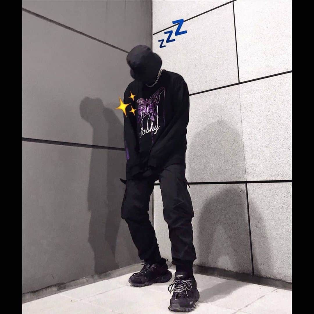 ダンソン・タンのインスタグラム：「黑✨✨✨🦋🦋🦋💤💤💤 - #@hotheart.studio #DT #HOTHEART #唐禹哲 #SEVENDAYS」