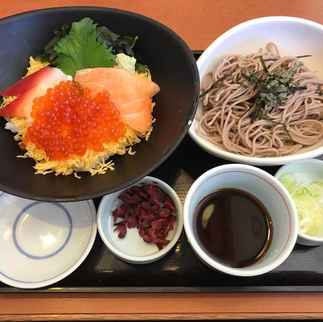 のインスタグラム：「・ 海鮮 ・ イクラ好き ・ #いいね返し #Shizuoka  #東海 #食べ物 #静岡グルメ #静岡ランチ #パン🥐 #インスタ映え #酒飲み #静岡 #静岡市街中ランチ #ラーメン🍜 #おすすめカフェ☕️#静岡市パン屋 #デザート #スイーツ🍰 #駿河区ランチ  #葵区ランチ #静岡市ランチ #静岡市グルメ #静岡市カフェ #静岡市 #美味しいもの大好き #食通 ・ ・ 静岡市の食通さんと繋がりたい 情報交換求む  もっと美味しい店知りたい ・ #followme #eat #grumet #food #cafe #lunch」