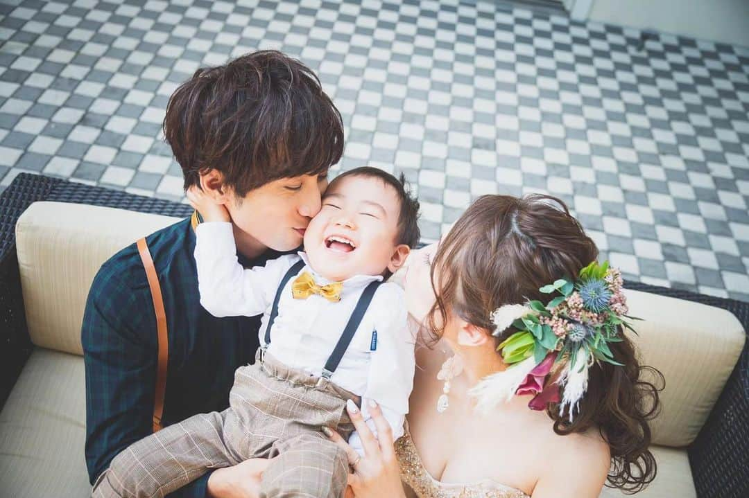 Villas des mariages TAKASAKIさんのインスタグラム写真 - (Villas des mariages TAKASAKIInstagram)「. . 結婚式を通して さらに家族が愛おしくなる♡ . . お2人、ご家族にとって これからの人生が豊かになりますように＊* そんな想いを胸にお手伝いさせて頂きます！ . .  #ヴィラデマリアージュ  #Takasaki #wedding  #式場見学 #式場探し  #結婚式レポ  #justmarried  #令和婚 #2020春婚 #2020夏婚 #2020秋婚 #全国のプレ花嫁さんと繋がりたい  #ヴィラマリ花嫁 #花嫁diy  #ウェディングフォト #後撮り #家族写真  #bonmariage」1月20日 21時21分 - villas_des_mariages_takasaki