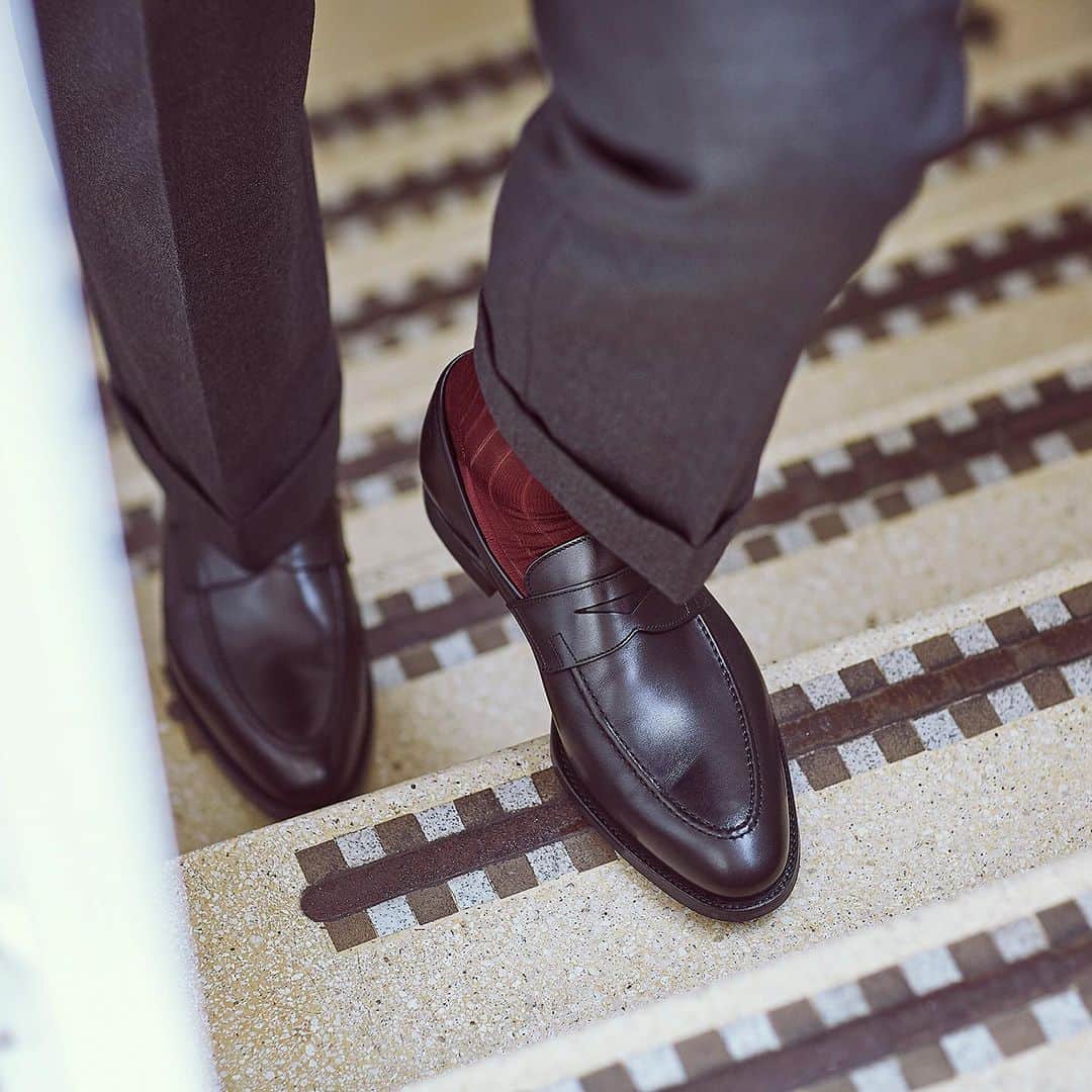 クロケット&ジョーンズさんのインスタグラム写真 - (クロケット&ジョーンズInstagram)「Shoes & Style: Back to Business - We might be just a little biased, but at Crockett & Jones we think there’s no better way to beat the January blues than to treat yourself to a new pair of shoes. . Swipe up in our story to read the article. . #crockettandjones #madetobeworn #citysole #backtobusiness」1月20日 21時38分 - crockettandjones_official