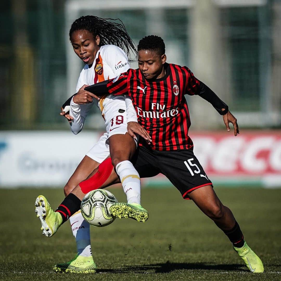 ACミランさんのインスタグラム写真 - (ACミランInstagram)「#MilanRoma: 0⃣-2⃣ ⌛ Trailing in the second half but our girls aren't backing down  #FollowTheRossonere #SempreMilan」1月20日 21時46分 - acmilan