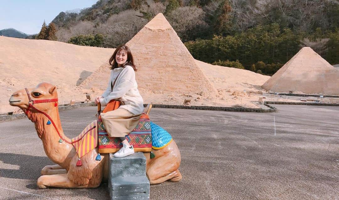 高橋麻美さんのインスタグラム写真 - (高橋麻美Instagram)「エジプト行ってきました🇪🇬 なんてね。  #世界遺産#エジプト#Egypt#ピラミッド#pyramid #テーマパーク#ワールドスクエア#25万分の1#ラクダ」1月20日 22時06分 - charmy421