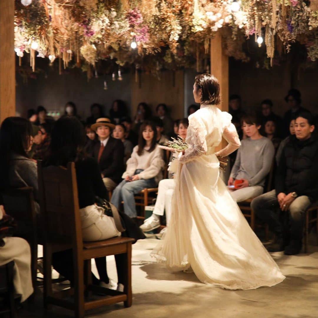 Ruban Weddingさんのインスタグラム写真 - (Ruban WeddingInstagram)「昨日はRubanの"We play fashion"にご来場頂きありがとうございました。﻿ ﻿ 今までに見たことのないweddingとfashionの融合はお楽しみ頂けたでしょうか？﻿ ﻿ 予想していた3倍以上のお客様にご来場頂き、ウェディングのファッションショーとしては、異例の来場者数となりました。﻿ ﻿ 駐車場の混雑やご案内の面でご不便をお掛けしましたお客様には、この場をお借りしてお詫び申し上げます。﻿ ﻿ このイベントを通して、これからもRubanでしかできないウエディングを発信し、日々進化していきたいとスタッフ一同強く感じております。﻿ ﻿ そして沢山の人にサプライズとパッションを感じて頂ける結婚式場であれるよう、様々な枠を取り外し、オリジナリティ溢れるクリエイティブチームでありたいと思います。﻿ ﻿ 今回のイベントに携わって下さった素敵な出店者の皆様、美しいモデルの皆様、ありがとうございました‼️﻿ ﻿ また次回のイベントも計画中ですので、楽しみにしておいてくださいね✨﻿ ﻿ ﻿ #rubanwedding#ruban#リュバン#アンティーク#花嫁#プレ花嫁#香川県のプレ花嫁さんと繋がりたい#香川県の卒花嫁さんと繋がりたい#日本中の卒花嫁さんと繋がりたい #日本中のプレ花嫁さんと繋がりたい #花嫁会#花嫁diy#ウェディング#結婚式場#weddingnews #高松結婚式場#chainonwedding #marry#rubanwedding 香川#香川県#高松#高松市#フォトウェディング#香川花嫁#高松花嫁#高松イベント#高松市イベント#fashion#fashionista #fashiongram」1月20日 22時07分 - rubanwedding
