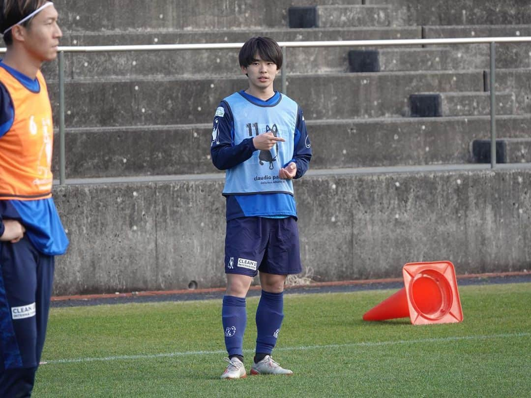 横浜FCさんのインスタグラム写真 - (横浜FCInstagram)「- キャンプ6日目。 午後のOFFを利用して、コーチングスタッフ陣が熊野本宮大社へ必勝祈願に行ってきました！ - #YOKOHAMAFC #横浜FC #HAMABLUE #HAMAPRIDE #jleague #八咫烏 #熊野本宮大社」1月20日 22時21分 - yokohamafc_official