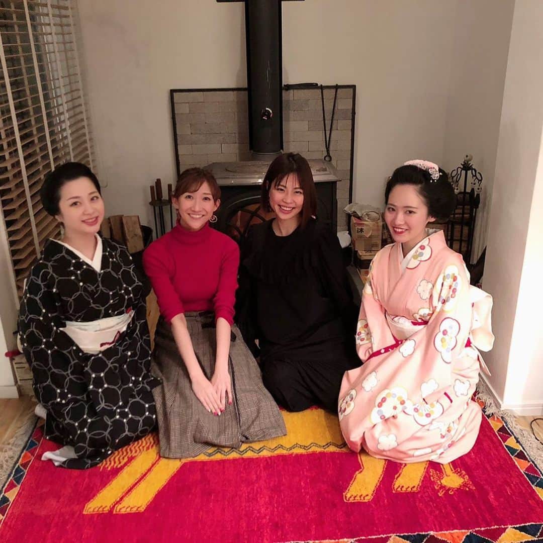 亜聖樹のインスタグラム：「連日が新年会三昧だー 毎回刺激とやる気をたくさん頂いている。  日頃お世話になっている方々と今年も変わらず集える事に感謝🙏 今年も１年がんばろう！  と、言うてる間にもう２月💦？！ はやい。。。 本年も１日１日をていねいに。大切に。  #京都」