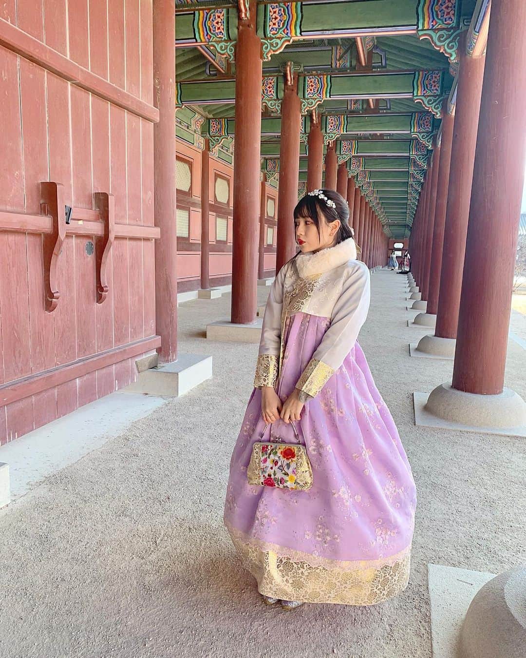 廣川奈々聖のインスタグラム：「．﻿ ﻿ ﻿ 韓国で念願のチマチョゴリ着たの！（ ; ; ）💞﻿ ﻿ 寒すぎてどうにかなりそうだった、、笑﻿ ﻿ ﻿ たくさん写真撮ったのでお付き合いください😴♡﻿ ﻿ ﻿ ﻿ ﻿ #韓国旅行#景福宮#韓服#韓国観光#チマチョゴリ#旅pic#koreanstyle」