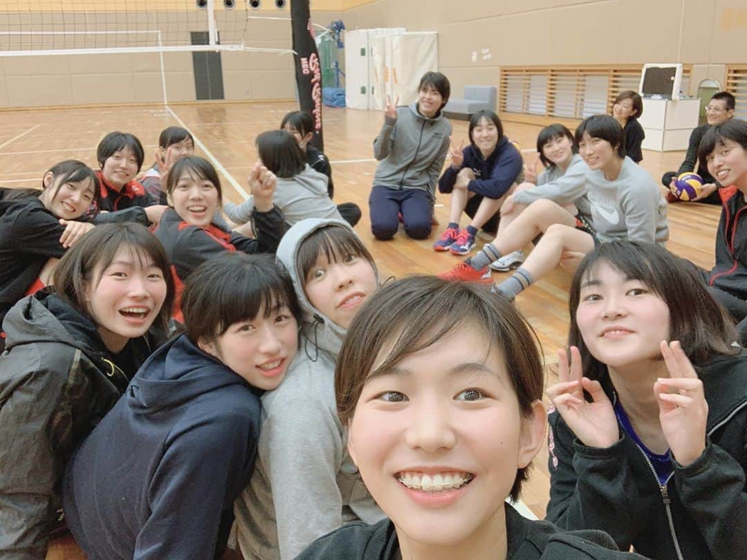 古賀紗理那さんのインスタグラム写真 - (古賀紗理那Instagram)「・ ・ ・ ・ どんな時でもたくさんの人が 大きな声で応援してくれて 私たちの背中を押してくれました。 ・ ・ もっと強くなった自分たちを また応援してください‼️ ・ #赤ロケファミリー #私はみんなが大好きだ #NECレッドロケッツ」1月20日 22時36分 - sarina.koga