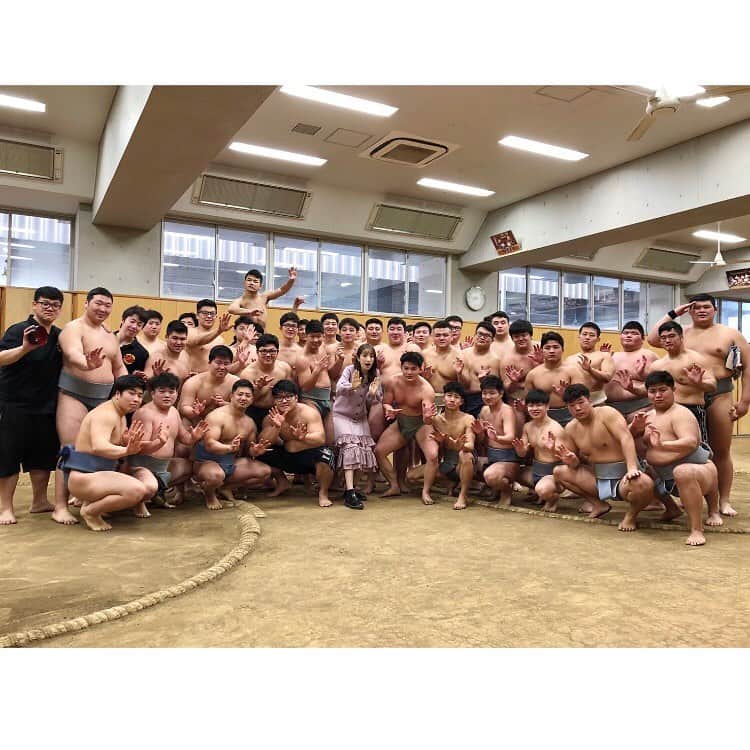 ZIP!さんのインスタグラム写真 - (ZIP!Instagram)「💪今朝は日本体育大学の相撲場から生中継‼️ ニュースター🌟大学1年の学生横綱、#中村泰輝 選手、ありがとうございました🙌 . さらに伝統の🍲塩ちゃんこ鍋！ にんにくたっぷりでおいしかったですよ〜✨ #ZIP!」1月21日 9時47分 - ntvzip