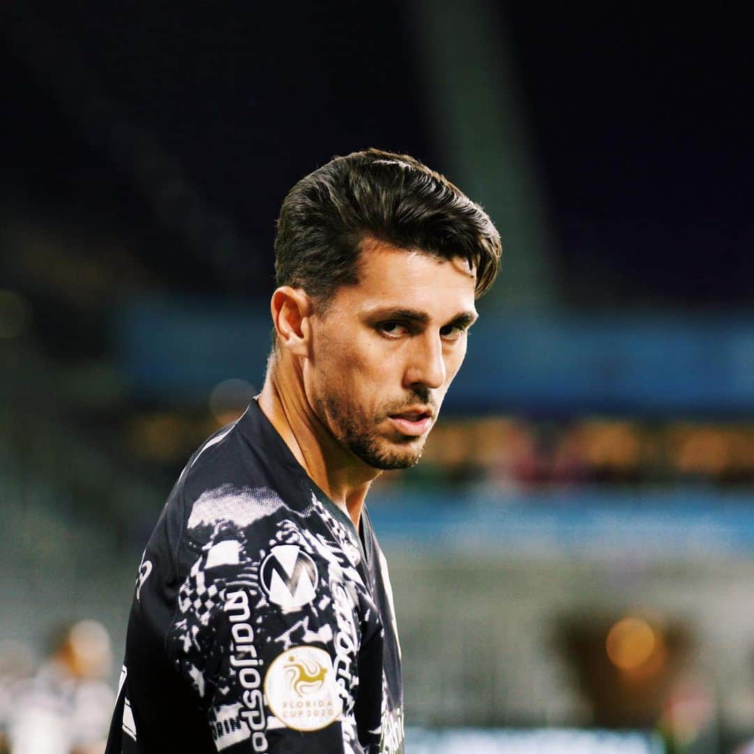 ダニーロ・フェルナンド・アベラールのインスタグラム：「⚫️⚪️」