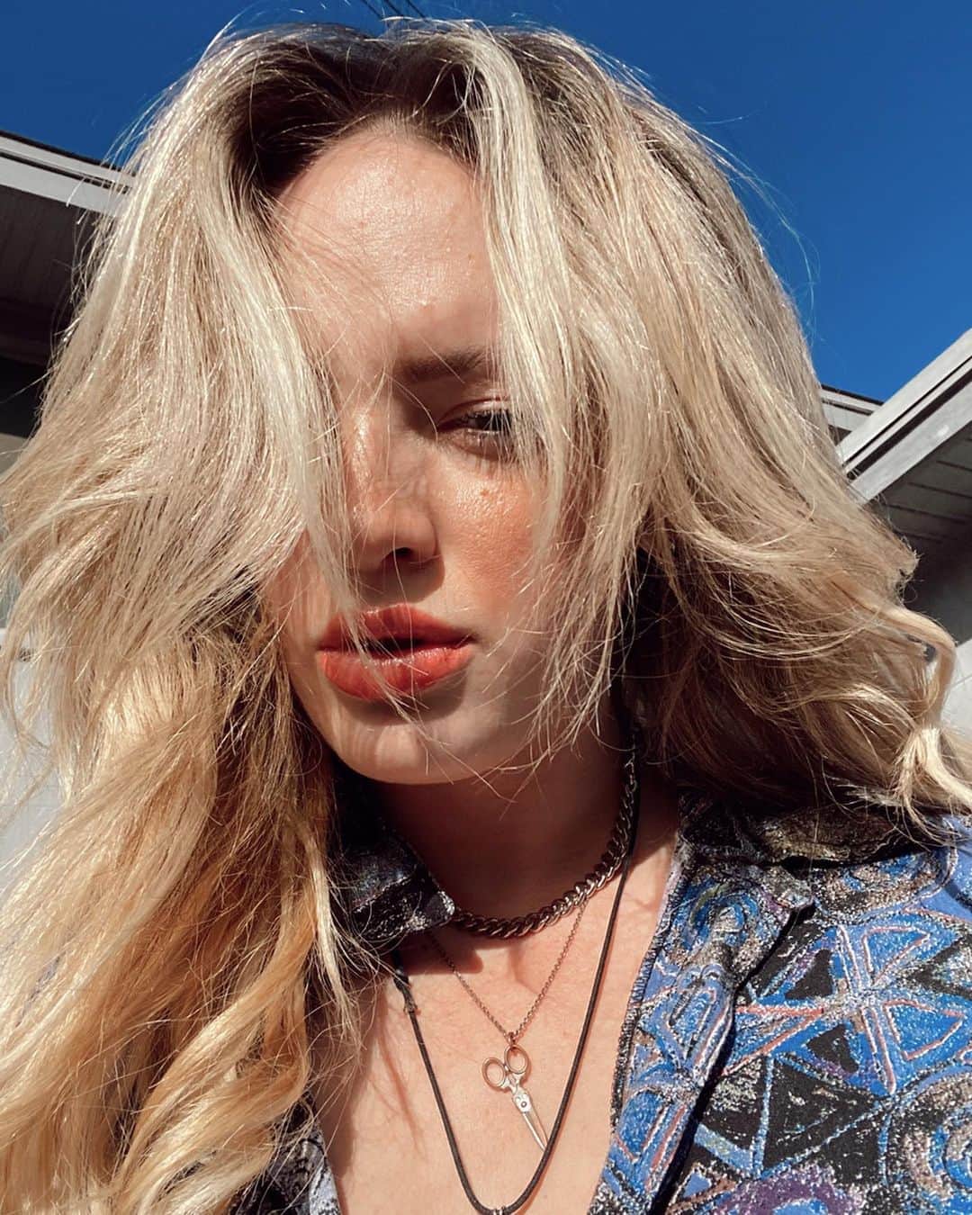 Addison Moffettのインスタグラム：「Bed head but make it vogue」