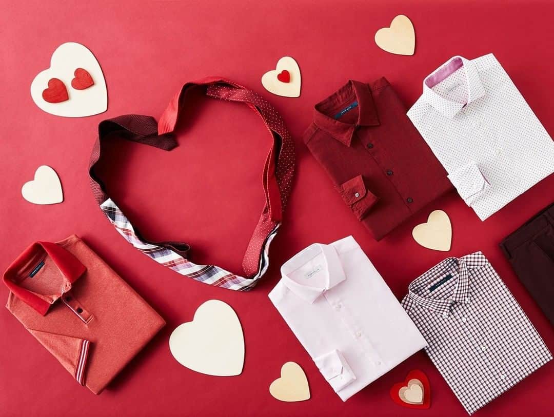ペリーエリスのインスタグラム：「Find the perfect gift for him. Our Valentine's Day Gift Guide is now live.  #LifeReadySince1976」