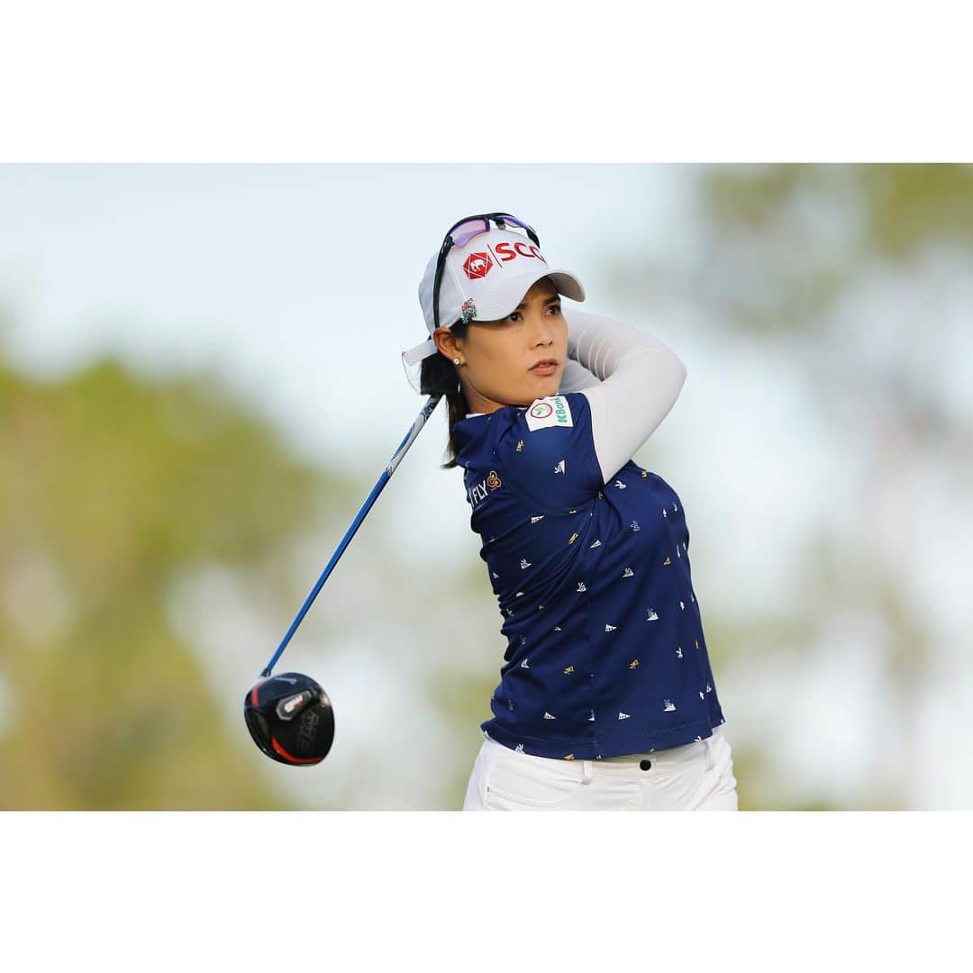 モリヤ・ジュタヌガーンのインスタグラム：「So good to see these faces and to be back on the course. Thank you #Diamondlpga for a fun week. #2020 season has started😉 #momoriya」