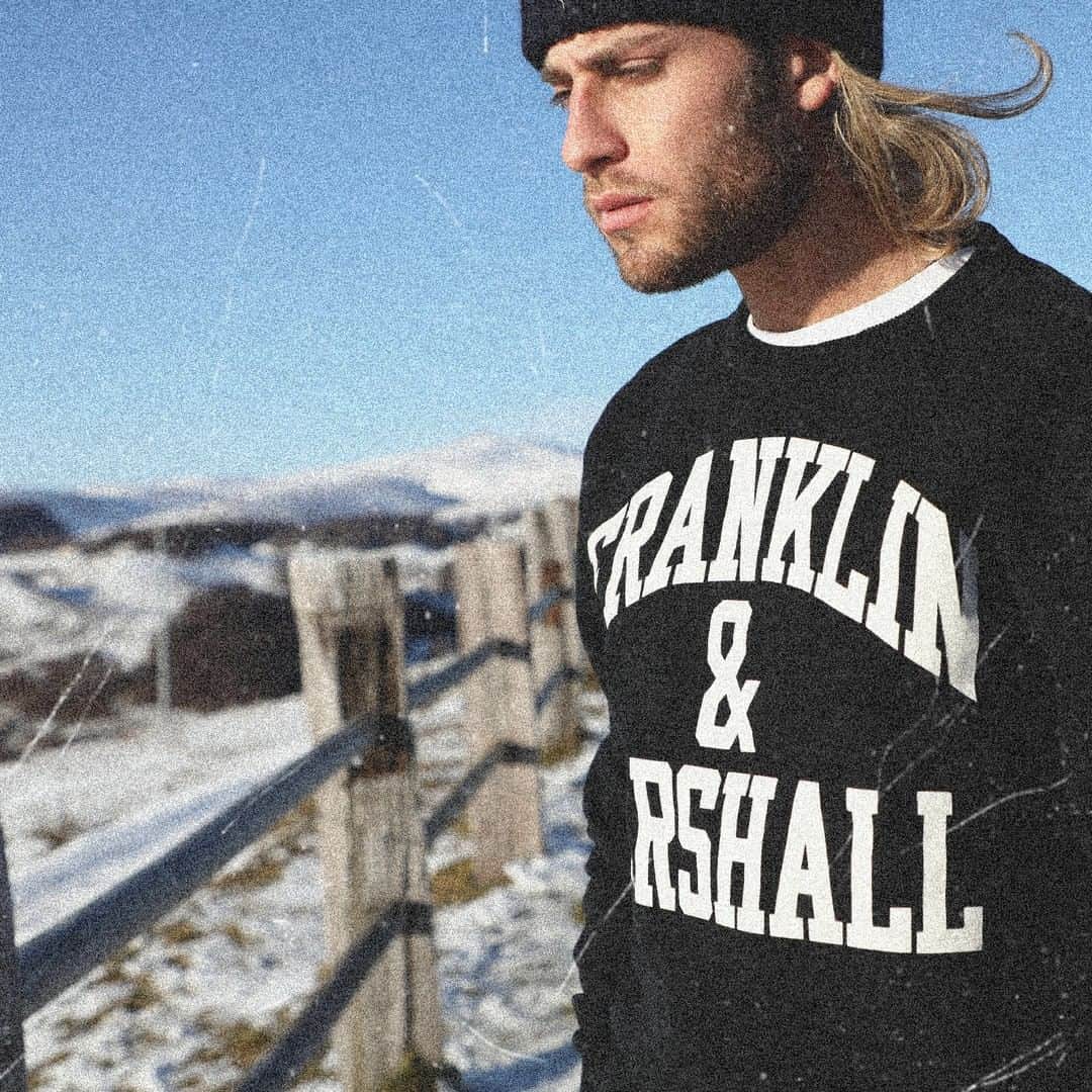 フランクリン&マーシャルのインスタグラム：「FRANKLIN & MARSHALL⁠ .⁠ MOUNTAIN ADVENTURES⁠ .⁠ #franklinandmarshall #mountainadventures #fallwintercollection #outdoorclothes #sportswear #franklinadventure #winterset」