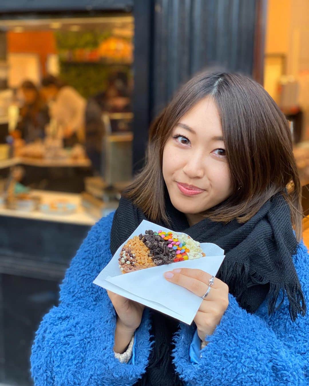 上枝恵美加さんのインスタグラム写真 - (上枝恵美加Instagram)「Lots of sweets in Amsterdaaaaaam🇳🇱 ． #アムステルダム #いっぱい食べました #alwayseating #neverstop #stroopwafel」1月21日 1時37分 - emika_kamieda