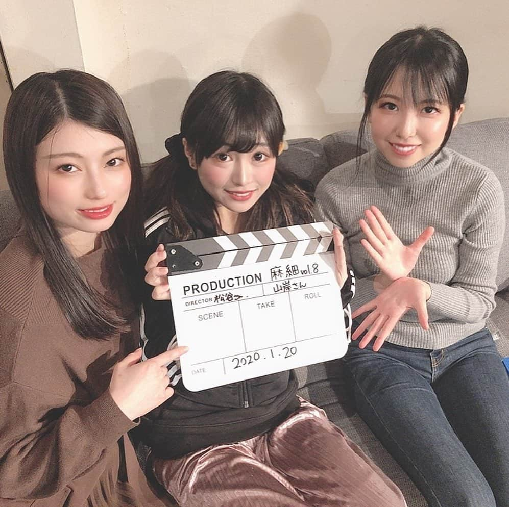 國井紫苑さんのインスタグラム写真 - (國井紫苑Instagram)「#麻細 vol.8 でした！ 出演者が多かった！ そしてお客様も多かった！  座談から始まり、現役映画監督お2人(山岸謙太郎監督と松谷康徳監督)に実際に映像を撮ってもらうという内容でした。  カメラで撮ってもらってのお芝居は初めてでそしてトップバッターはめちゃくちゃ緊張しました😭 途中山岸監督からアドバイスを頂いて芝居を変えていくのも楽しかったし、初めての映像芝居を大きなスクリーンでしかも皆様に見てもらえたのは本当に恵まれてるなと思いました。  俳優陣は信國さん、ちゅうまんさん、まのみか、みさみさで全員知ってて素敵な役者さんだったので落ち着いてお芝居できました。  舞台だけじゃなく映像のお芝居がこれからもっと出来るように頑張ります。 うっす！」1月21日 2時42分 - ciopiiiii