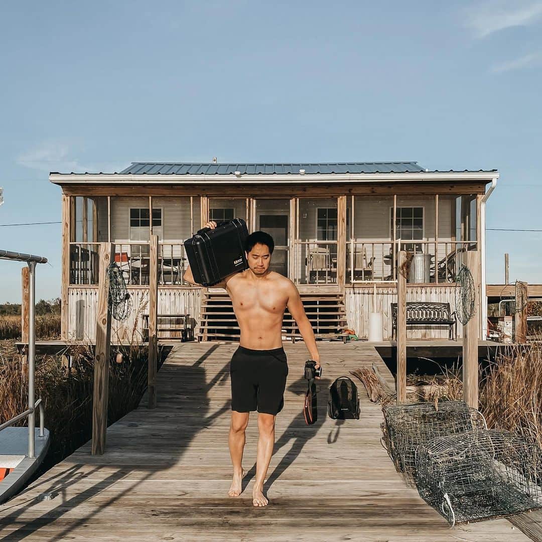スティーブ・アエンのインスタグラム：「Mother Nature and her intangibles have an inexplicable way of healing a broken spirit. Exploring the Louisiana bayou is like entering another realm, where the humility of their inhabitants is just as strong as the humidity in the air. ⚜️ Watch my short film “Blast Burn” on my IGTV this Thursday January 23. 📸 @jonathanpatrickthomas」
