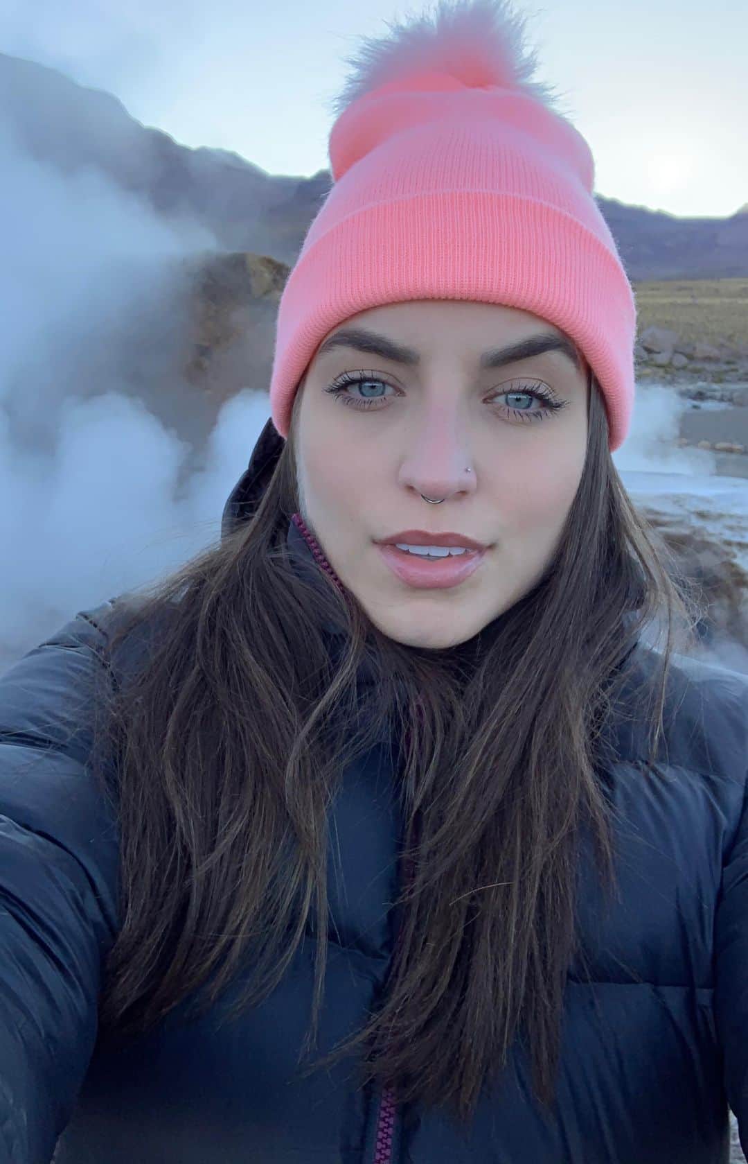 Bruna Unzuetaのインスタグラム：「Finalmente soltei o 2º ep da viagem que fiz para Santiago, onde conheci um pouco mais da cultura do Atacama e pude vivenciar momentos incríveis! ❤️」