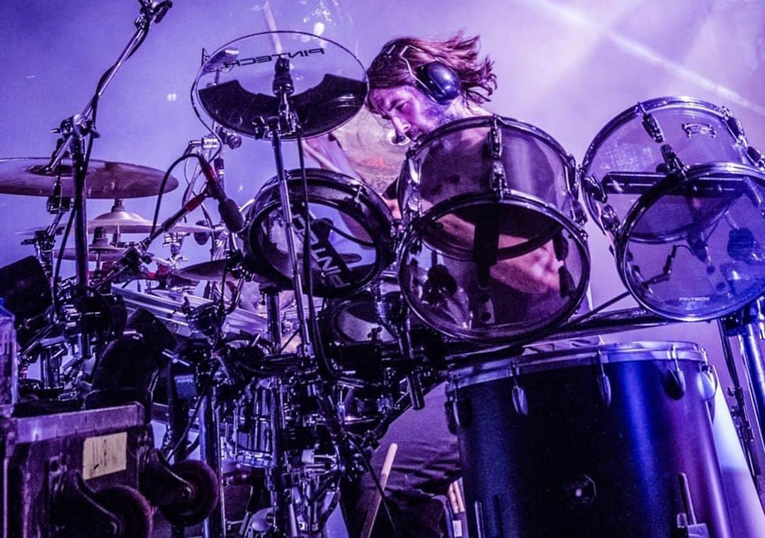 リンキン・パークのインスタグラム：「Happy Birthday @robbourdon」
