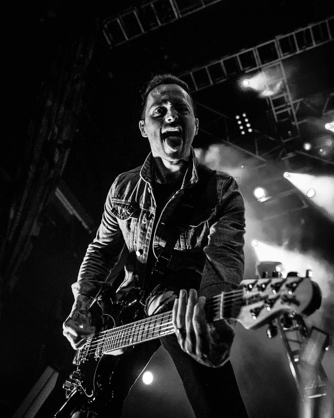 ニック・マーティンのインスタグラム：「Every show on this tour has completely blown me away! Thank you to everyone who has enjoyed a show with us so far on The Medicine Tour. That’s a genuinely happy smile right here 😁 TUSCON TONIGHT! . Also, the winner of the necklace giveaway is @atodd2017 - I’ll DM you today and get it shipped out to you! MUCH LOVE! Would you guys like me to do some more random giveaways? . 📸: @themadphotographerofficial」
