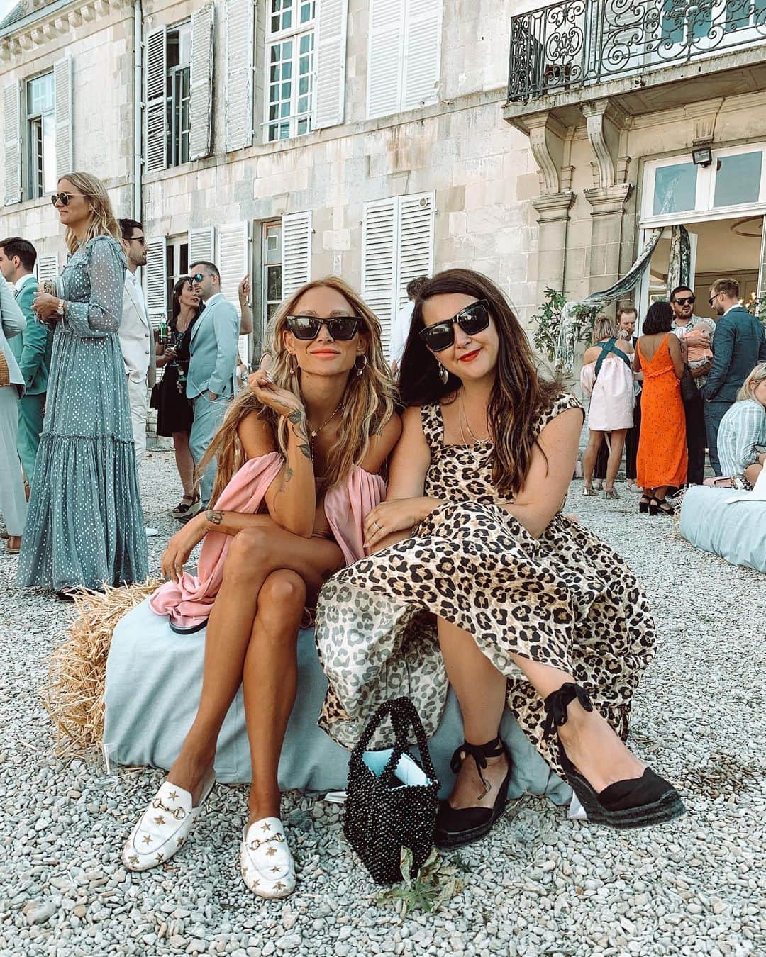 ルー・ティーズデールのインスタグラム：「Blue Monday, look after your friends x」