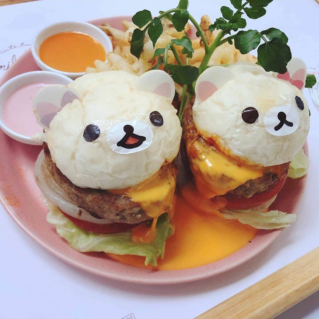 Rilakkuma US（リラックマ）さんのインスタグラム写真 - (Rilakkuma US（リラックマ）Instagram)「At the pop up @cafekorilakkuma in Tokyo, you can get cute Korilakkuma burgers! Which expression is the best? 🤔 . . . #rilakkumaus #rilakkuma #sanx #korilakkuma #cutefood #japan #tokyo #cheeseburger #charaben #リラックマ #サンエックス #コリラックマ」1月21日 6時39分 - rilakkumaus