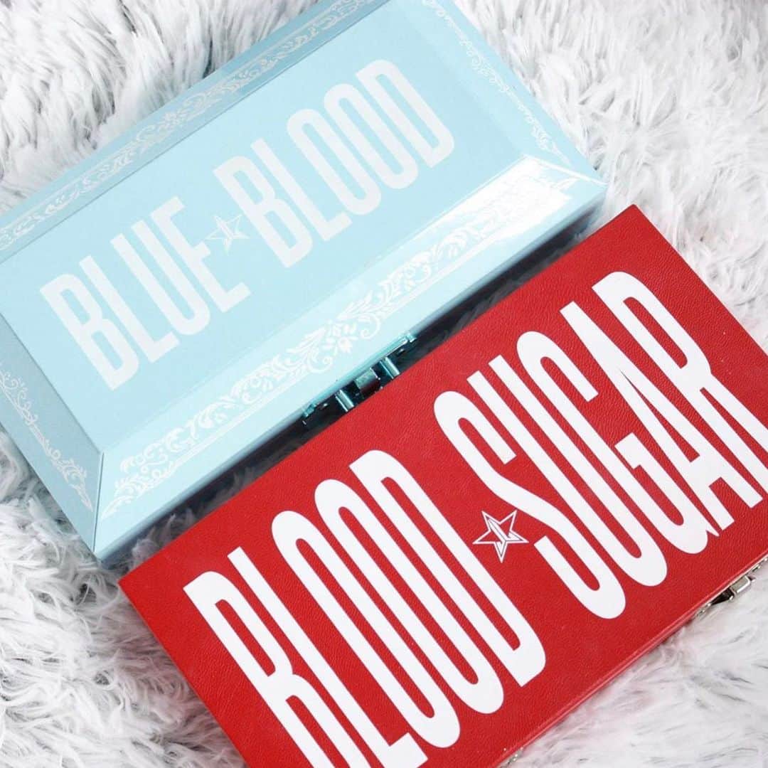 Jeffree Star Cosmeticsさんのインスタグラム写真 - (Jeffree Star CosmeticsInstagram)「The Blood Sisters🤞🏼 @mariachungwx showcases our coveted #BLOODSUGAR & #BLUEBLOOD eyeshadow palettes 💉💦 #jeffreestarcosmetics」1月21日 7時03分 - jeffreestarcosmetics