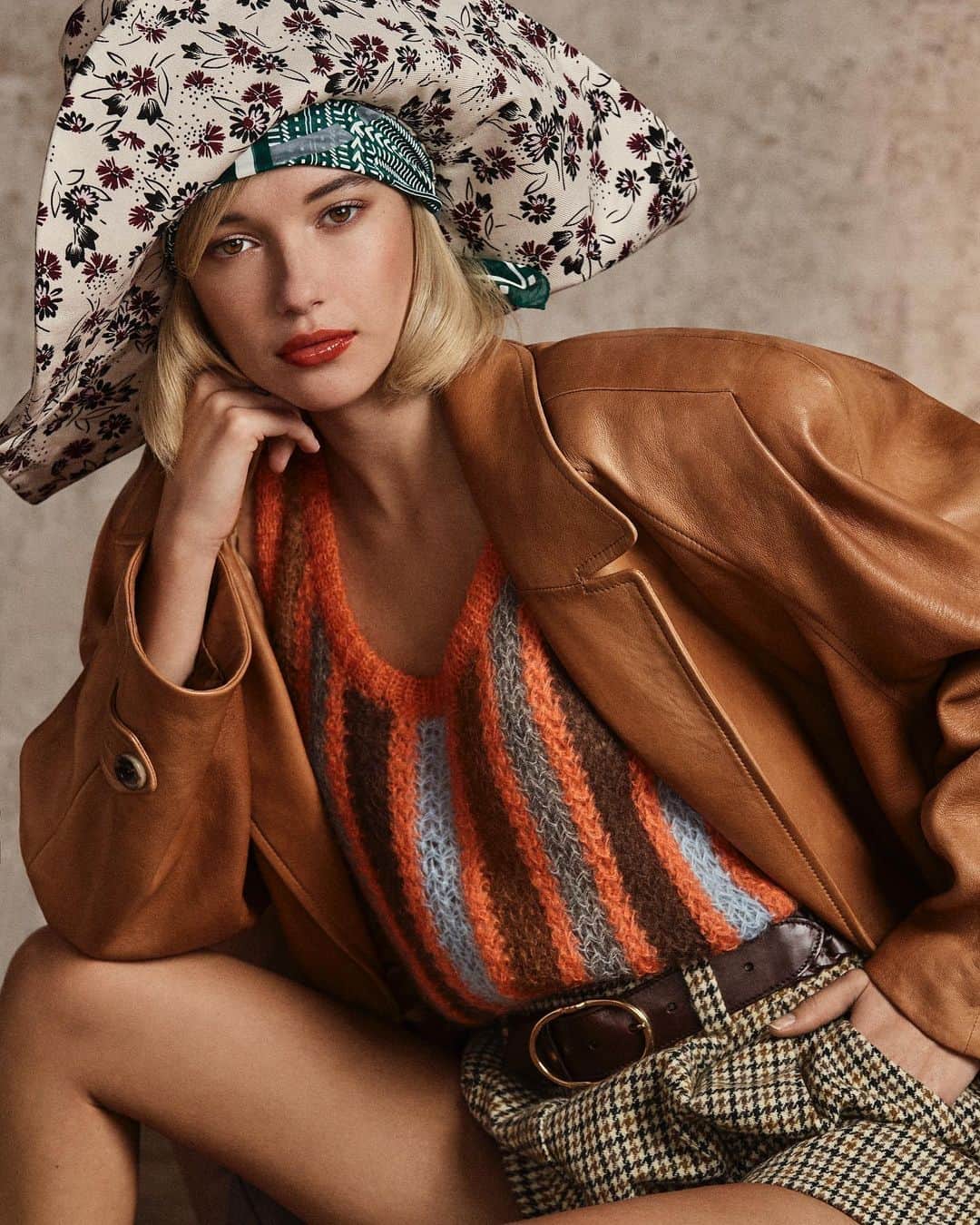 サラ・スナイダーのインスタグラム：「Vogue Thailand @josephdegbadjo @kullawit @yuliaharfouch @kakie.makeupartist」