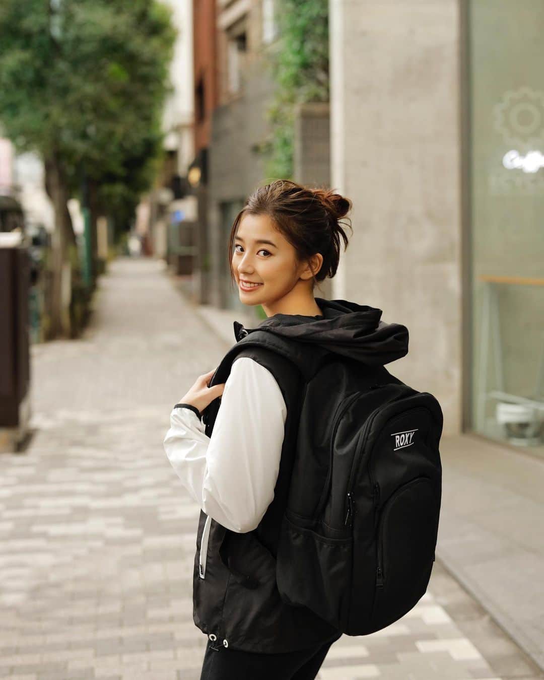 ROXY JAPANさんのインスタグラム写真 - (ROXY JAPANInstagram)「大人気のGO OUTバックパックは大容量で丈夫だから、トレーニングにもぴったり！」1月21日 17時40分 - roxyjapan