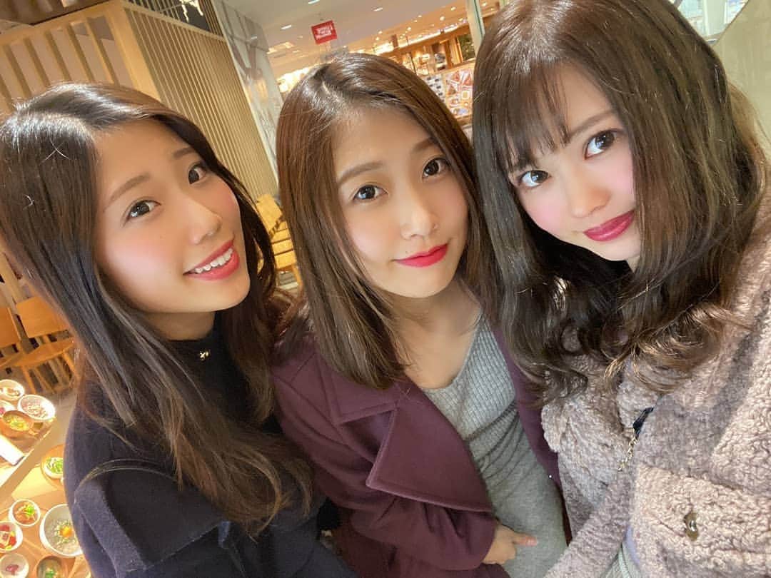橘亜李彩のインスタグラム：「ありさやあやか 2019年もたくさん会いました！」