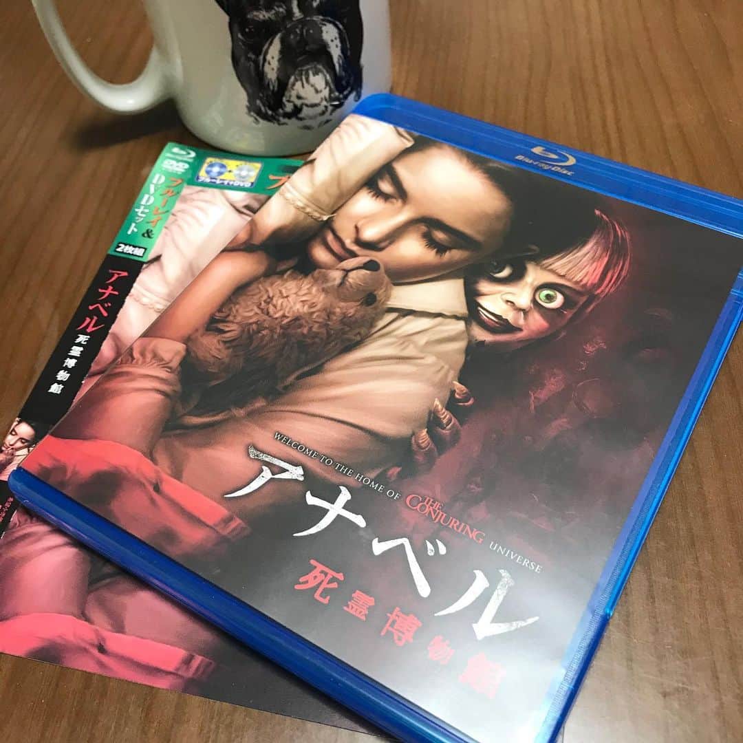 小森高博のインスタグラム：「アナベルちゃん。というかウォーレン夫妻。フラゲ日。」
