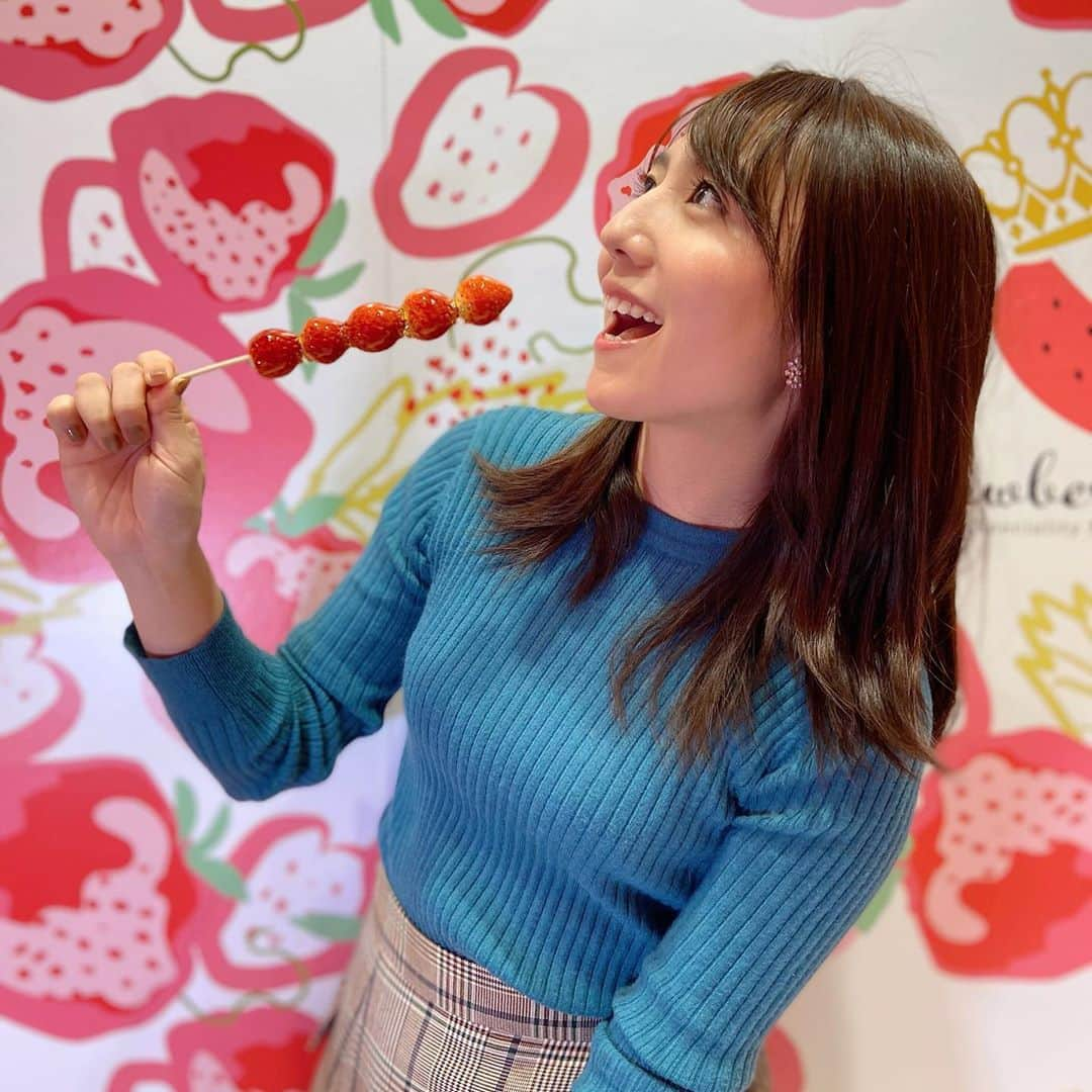 森遥香さんのインスタグラム写真 - (森遥香Instagram)「. . 🍓🍓🍓 . . 明日の #ZIP! 特集は十代流行調査🎤 写真スポットがあったものの、映える撮り方が分からず... どなたか教えてください🤷‍♀️ 大人でもイイかも！と思える流行もありました！ ぜひご覧ください☺︎ . . 衣装は @mews_official_jp さんです🧚‍♀️ . .」1月21日 17時59分 - moriri_h