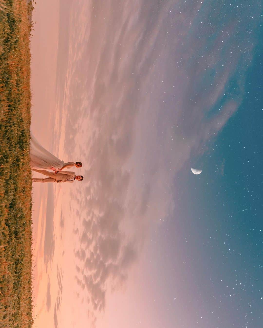 에테르 etherのインスタグラム：「• 가을, 그 중에서도 특별한 날에만 만날 수 있는 요런 깊은 노을빛✨ ⠀ #에테르의바다 with #설레다메이크업 @seolleda ⠀ ⠀ ⠀」