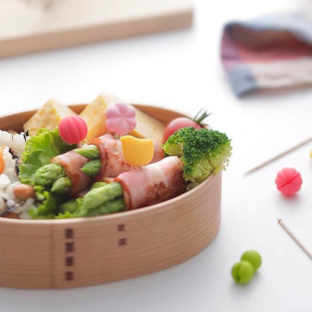 マーナ（おさかなスポンジ、立つしゃもじ、落としブタ）のインスタグラム