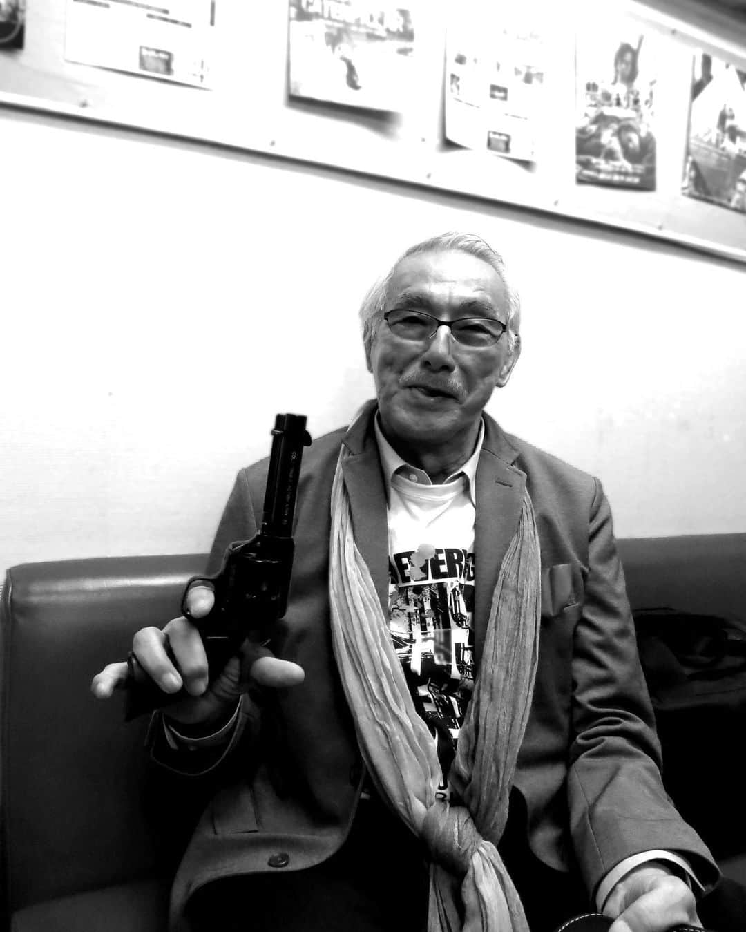 永瀬正敏さんのインスタグラム写真 - (永瀬正敏Instagram)「﻿ 宍戸さん、、、﻿ 残念で残念でなりません。﻿ 言葉や背中で沢山の事教えて頂きました。﻿ 有難うございました﻿ ﻿ 心から御冥福をお祈りします。﻿ ﻿ ﻿ R.I.P. Mr. Joe Shishido﻿ ﻿ ﻿ from M.Nagase﻿ ﻿ ﻿ #宍戸錠 さん #joeshishido #エースのジョー ﻿ #偉大な先輩 #残念で残念で﻿ #有難うございました #どうかどうか安らかに﻿ #BrandedtoKill #殺しの烙印 #映画版私立探偵濱マイク﻿ #masatoshi_nagase_photography」1月21日 18時25分 - masatoshi_nagase_official